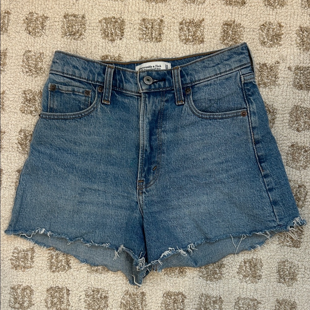 Abercrombie High Rise 90s Cutoff Short